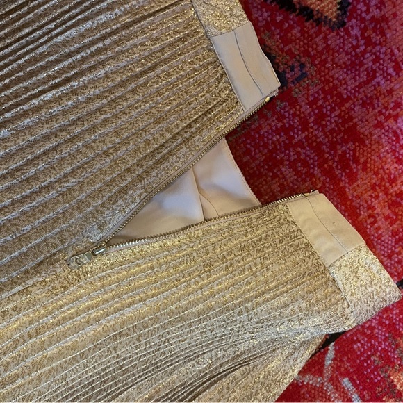 Size 2 Alice and Olivia Gold Pleated Maxi Skirt - Picture 5 of 6